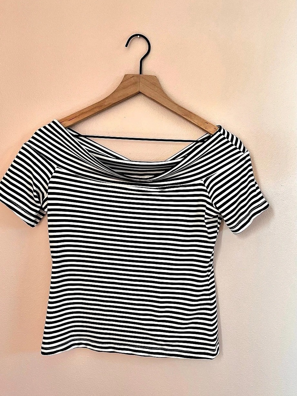 H&M Off-the-Shoulder Top Black & White Size Medium